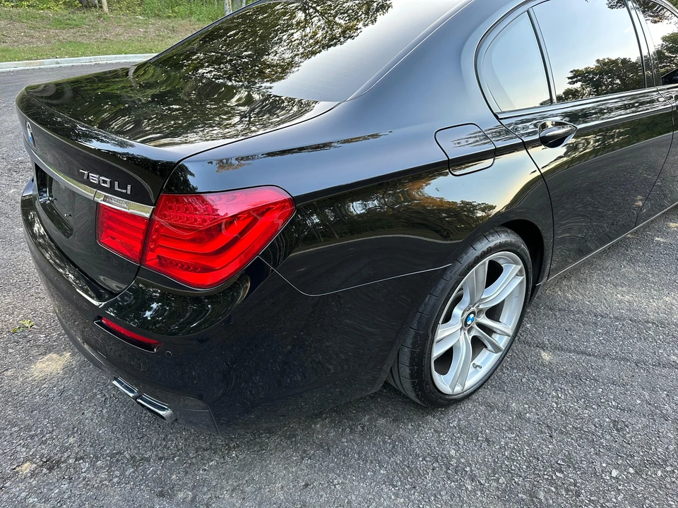 2012 BMW F01/F02 750i & 760Li Sedan - Image 18 of 31