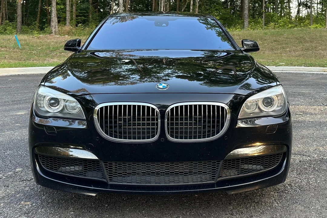 2012 BMW F01/F02 750i & 760Li Sedan - Image 2 of 31