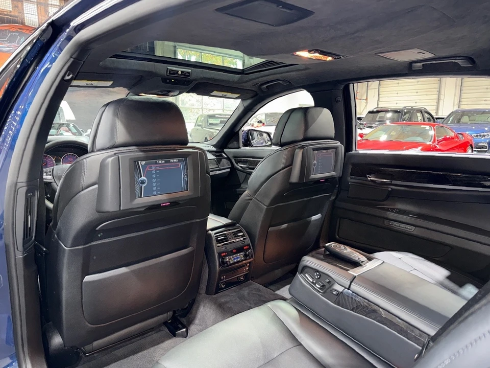 2012 BMW Alpina B7 - Image 11 of 12
