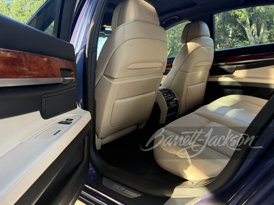2012 BMW Alpina B7 - Image 27 of 31