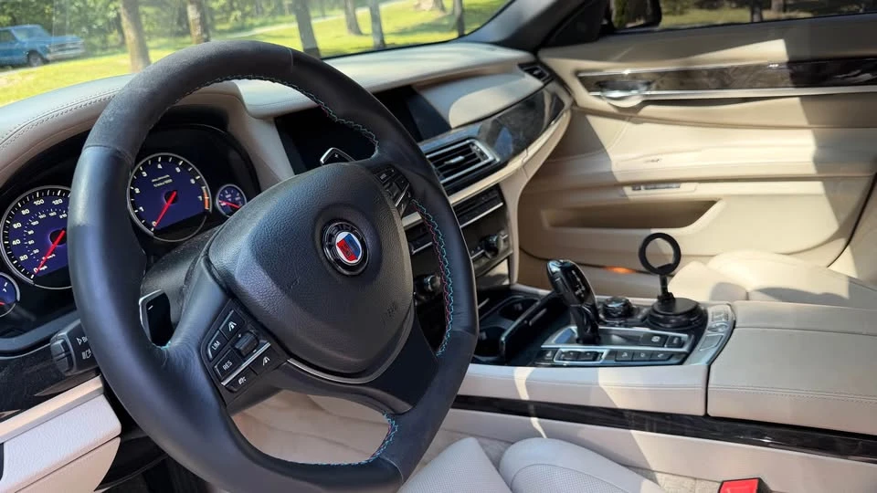 2012 BMW Alpina B7 - Image 6 of 11