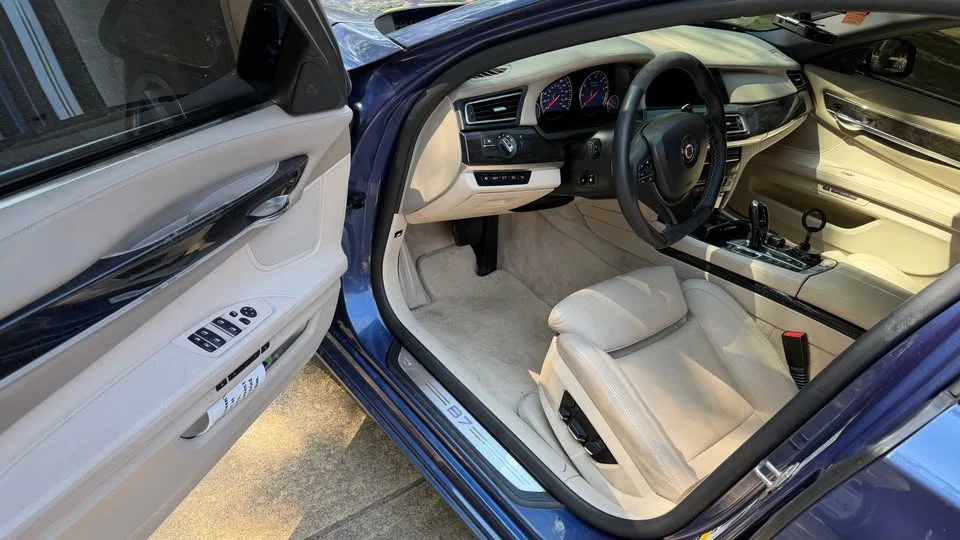 2012 BMW Alpina B7 - Image 7 of 11