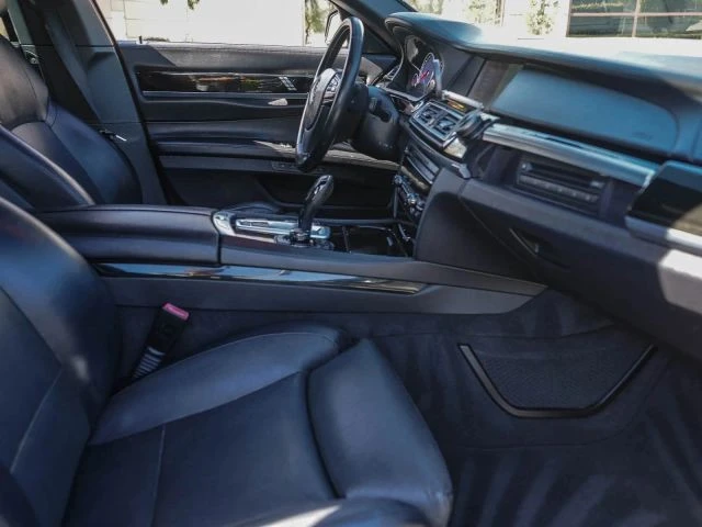 2012 BMW Alpina B7 - Image 22 of 31