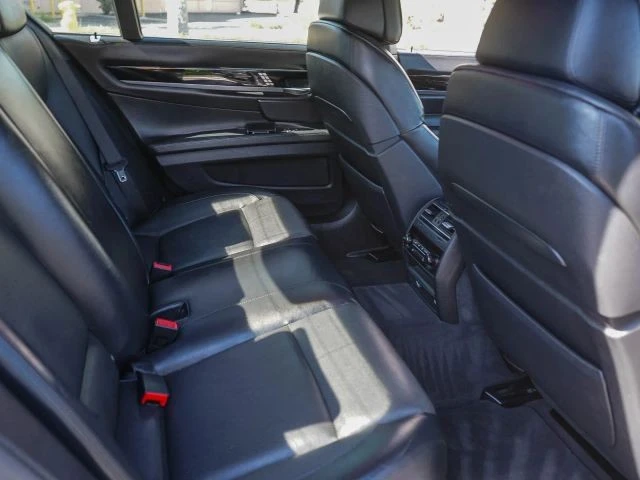 2012 BMW Alpina B7 - Image 23 of 31