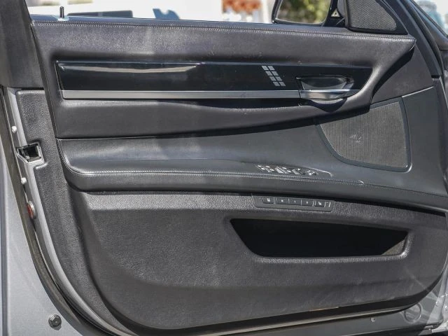 2012 BMW Alpina B7 - Image 27 of 31