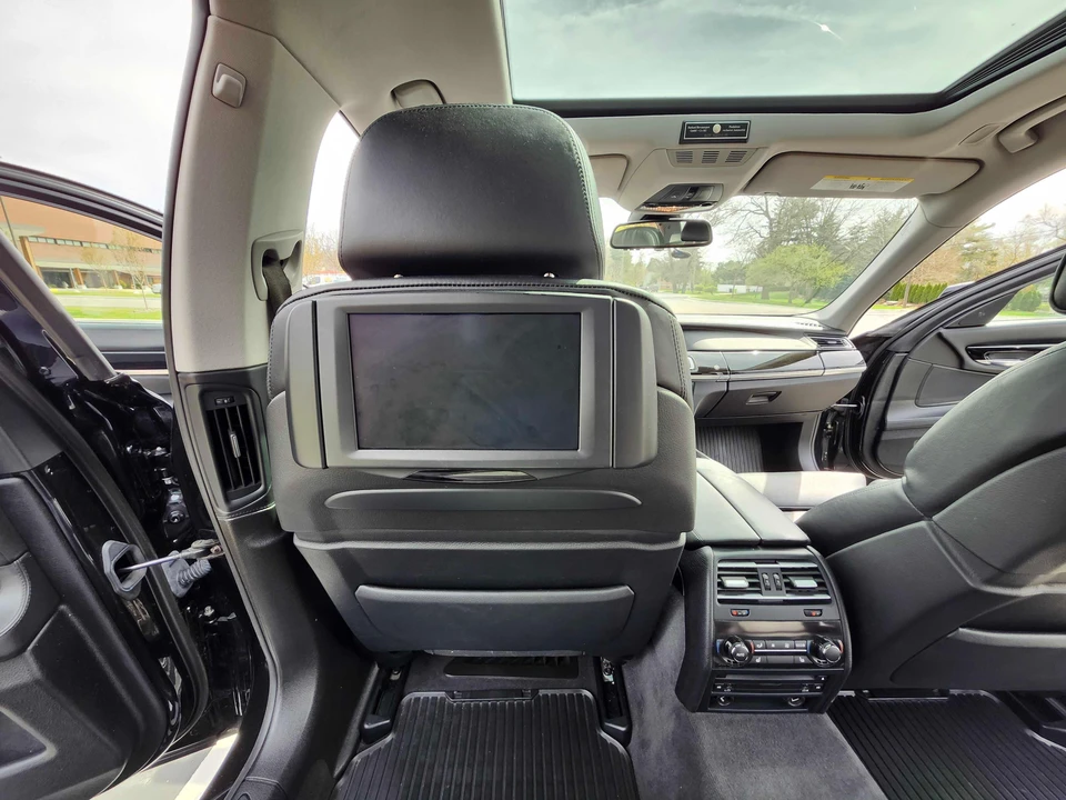 2012 BMW Alpina B7 - Image 29 of 31