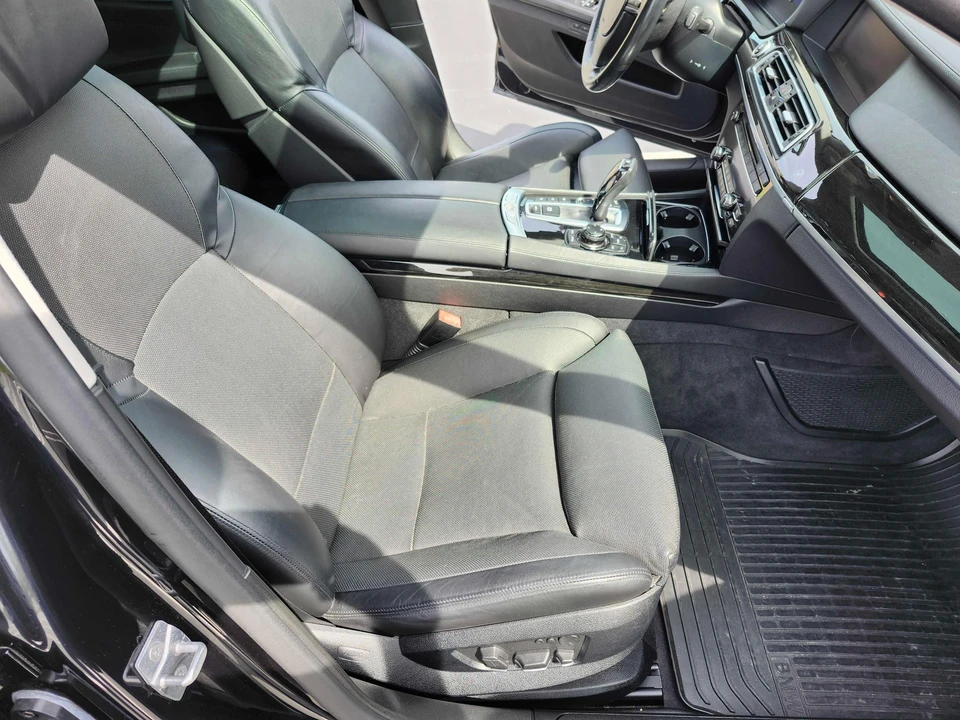 2012 BMW Alpina B7 - Image 26 of 31