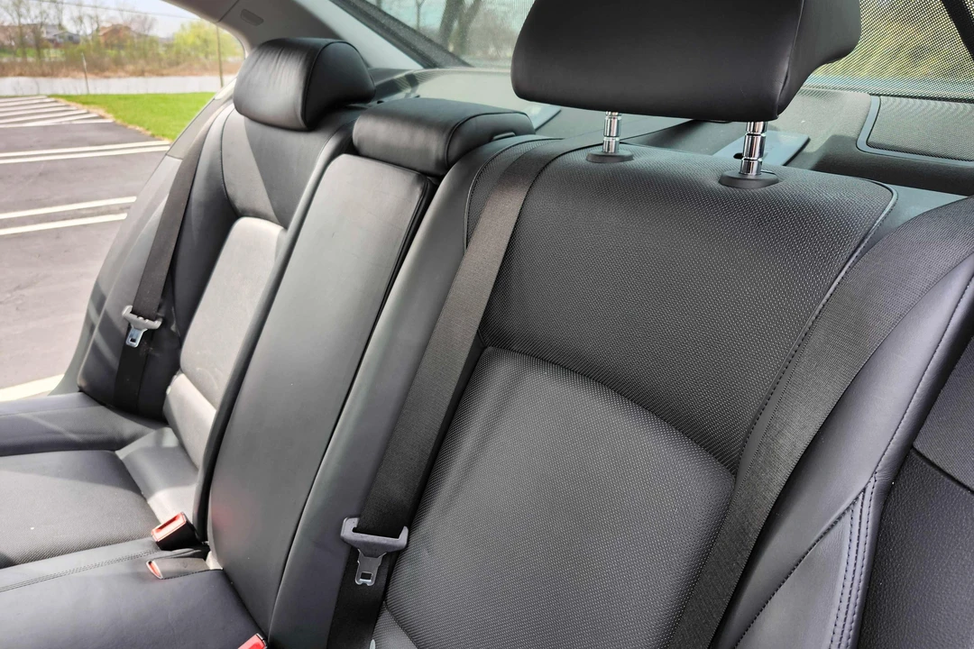 2012 BMW Alpina B7 - Image 23 of 31