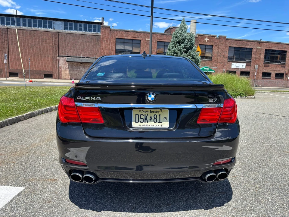 2012 BMW Alpina B7 - Image 11 of 31