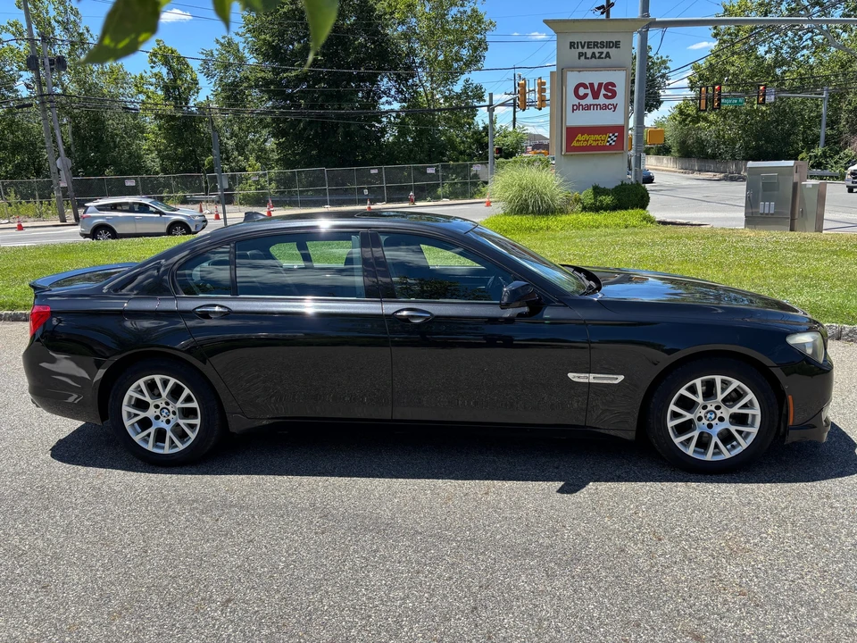 2012 BMW Alpina B7 - Image 19 of 31