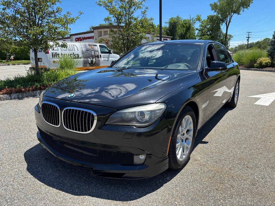 2012 BMW Alpina B7 - Image 3 of 31