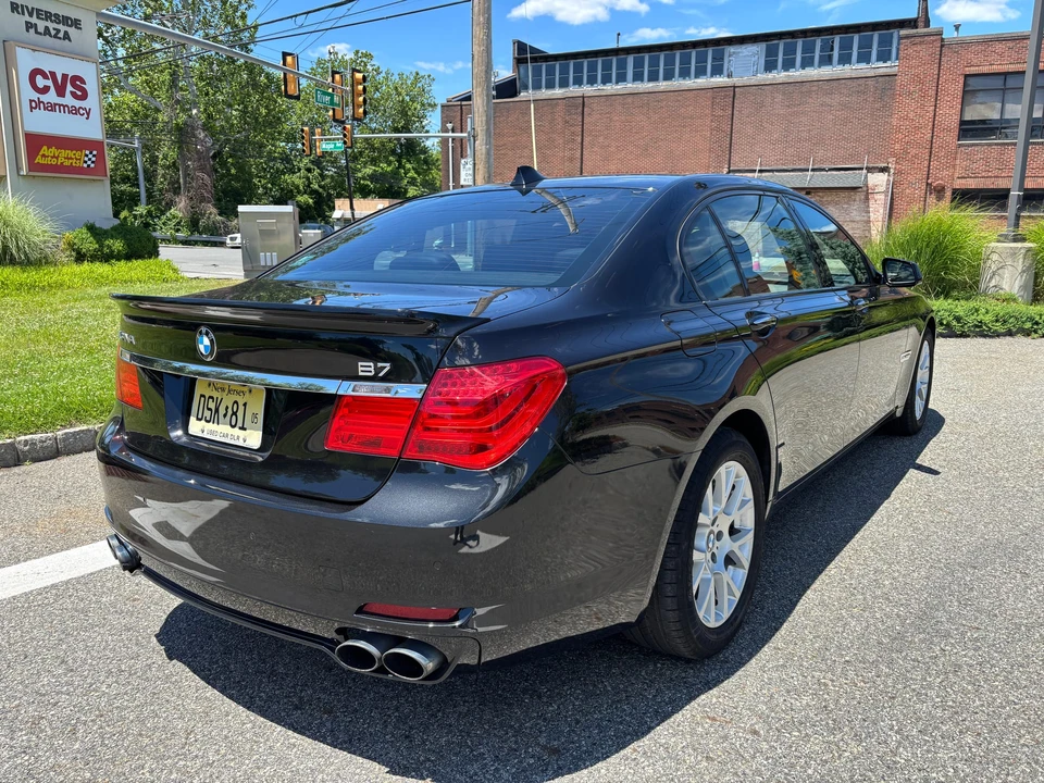 2012 BMW Alpina B7 - Image 16 of 31