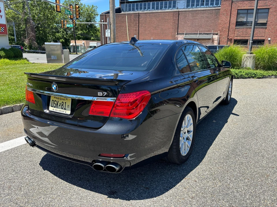 2012 BMW Alpina B7 - Image 14 of 31