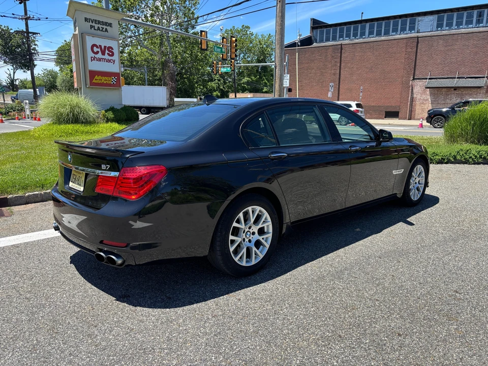 2012 BMW Alpina B7 - Image 17 of 31