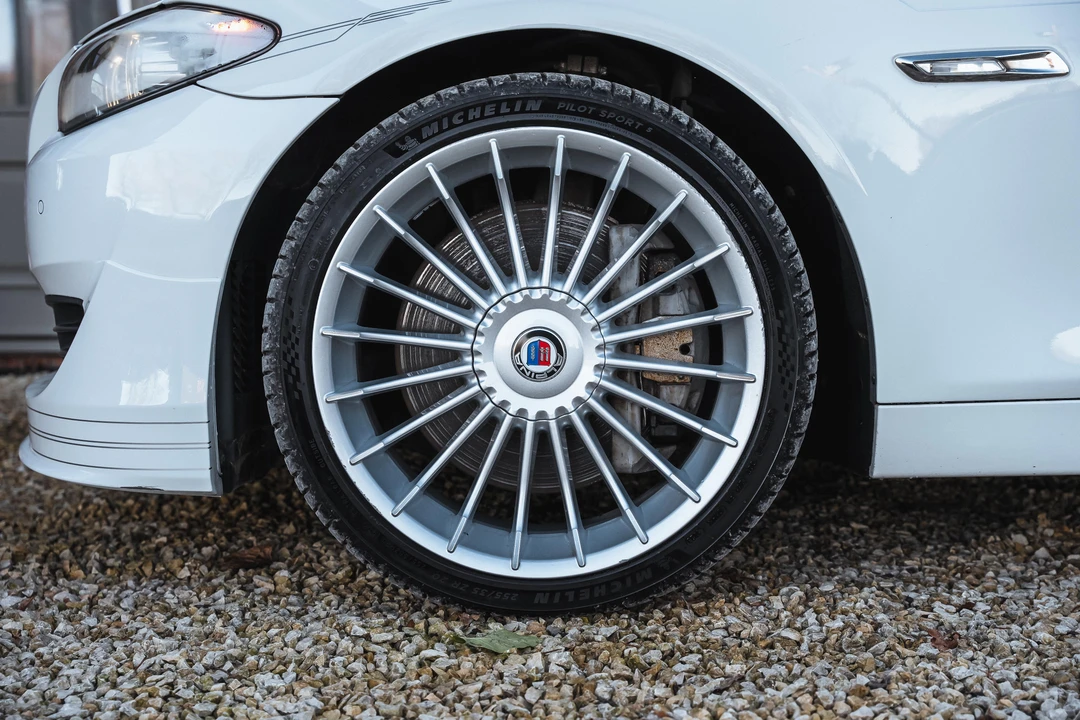 2012 BMW Alpina B5 - Image 19 of 31