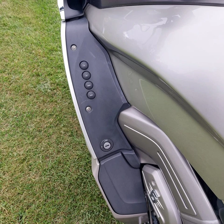 2012 BMW K1600 - Image 10 of 11