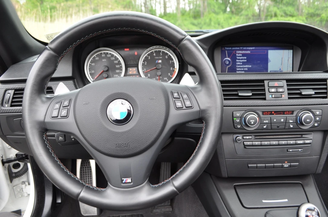 2012 BMW E93 M3 Convertible - Image 17 of 31