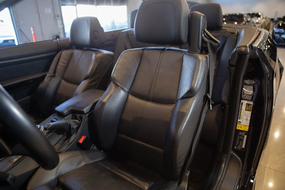 2012 BMW E93 M3 Convertible - Image 13 of 20