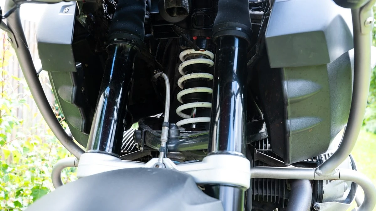 2012 BMW R1100 & R1150 & R1200 & R1250 & R1300 - Image 27 of 30