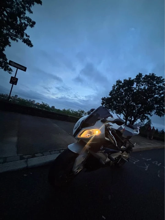 2012 BMW S1000 - Image 4 of 4