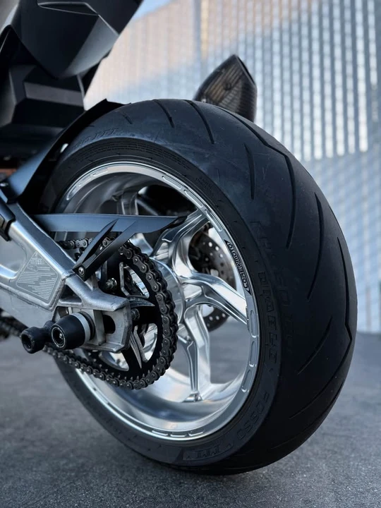 2012 BMW S1000 - Image 9 of 13
