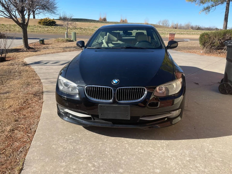 2012 BMW E93 335i Convertible - Image 4 of 5