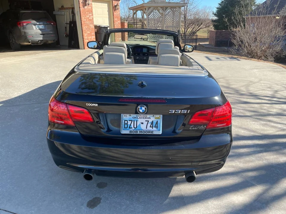 2012 BMW E93 335i Convertible - Image 3 of 5