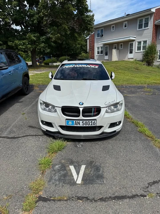 2012 BMW iX - Image 2 of 4