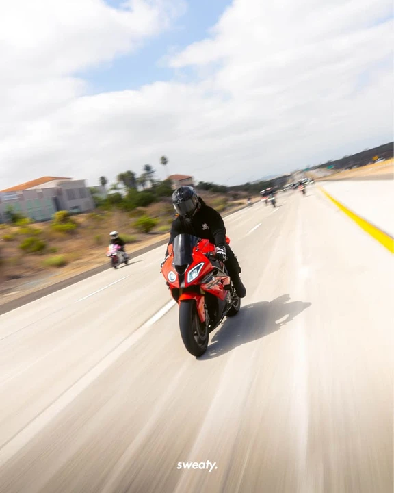 2012 BMW S1000 - Image 9 of 10