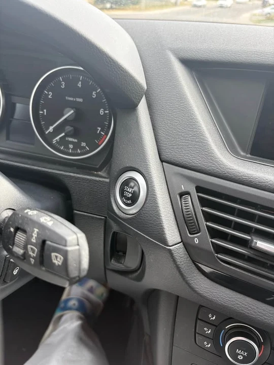 2012 BMW E84 X1 - Image 11 of 16