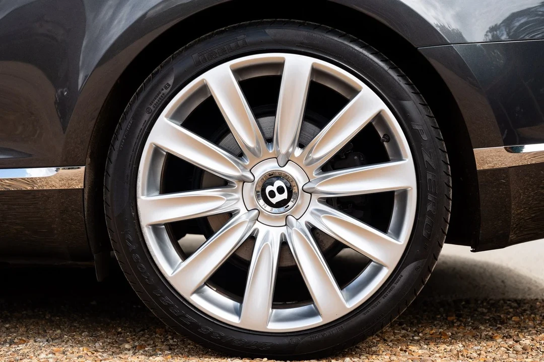 2012 Bentley Continental GT 2nd Gen - Image 26 of 30