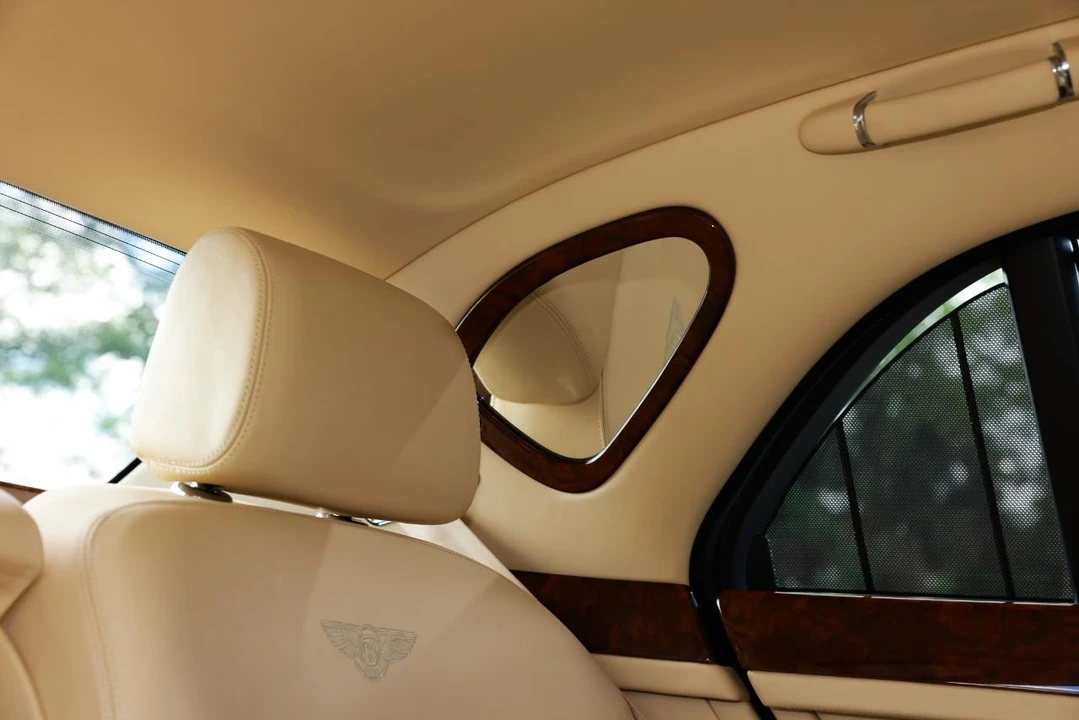 2012 Bentley - Image 25 of 31