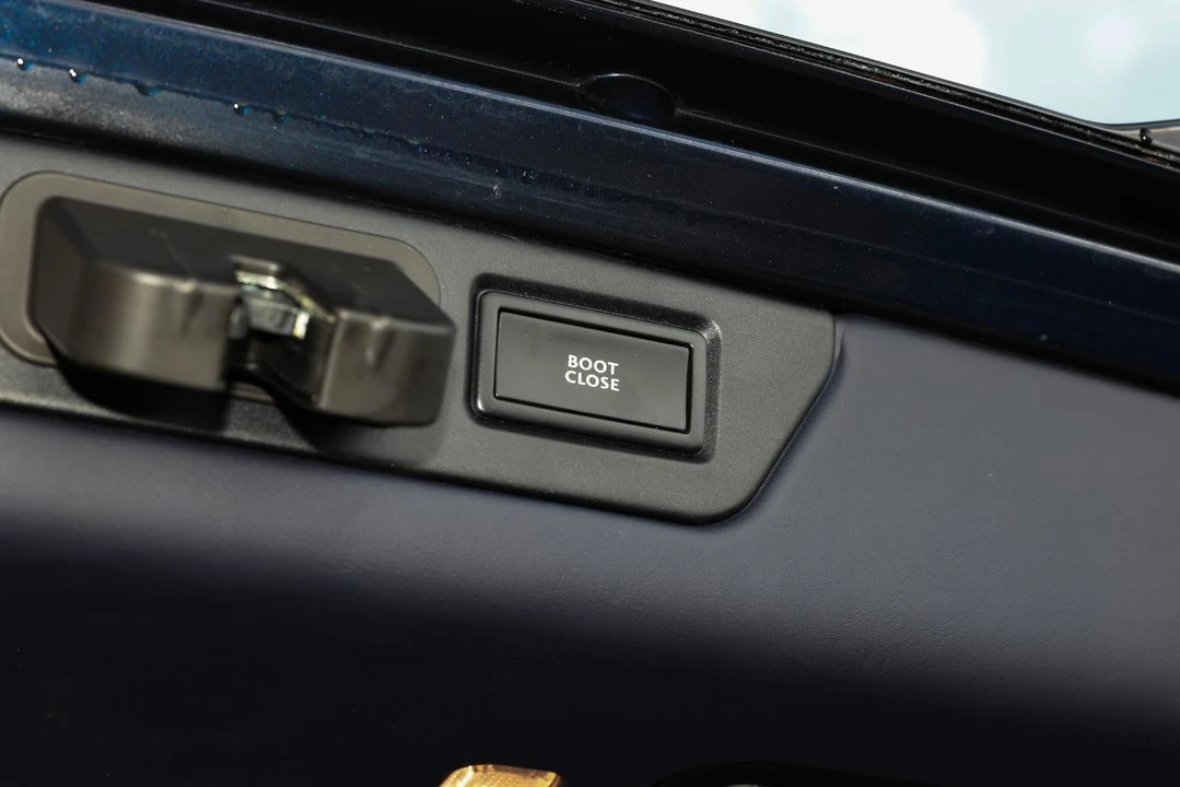 2012 Bentley - Image 31 of 31