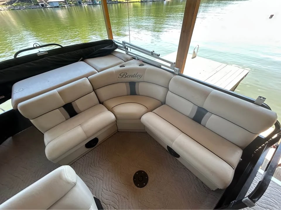 2012 Bentley - Image 11 of 11