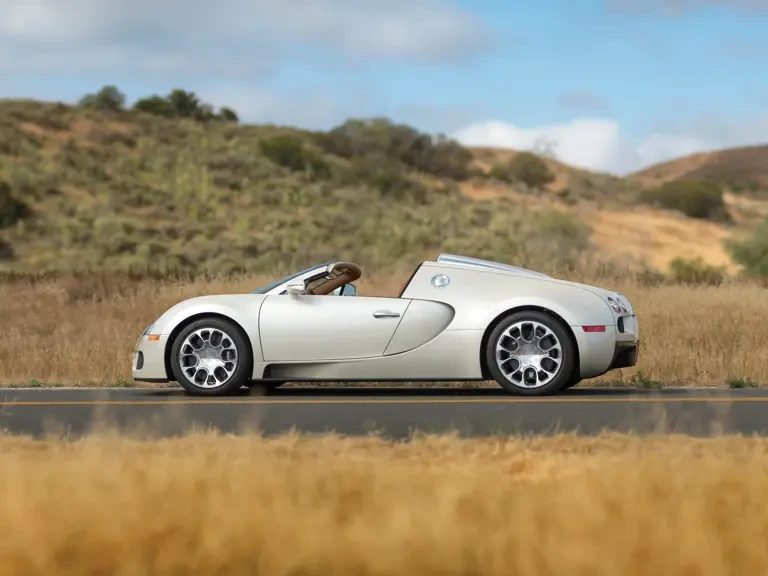2012 Bugatti Veyron Grand Sport - Image 6 of 28