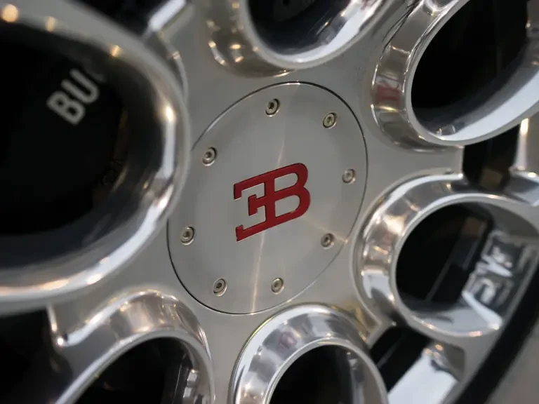 2012 Bugatti Veyron Grand Sport - Image 8 of 31