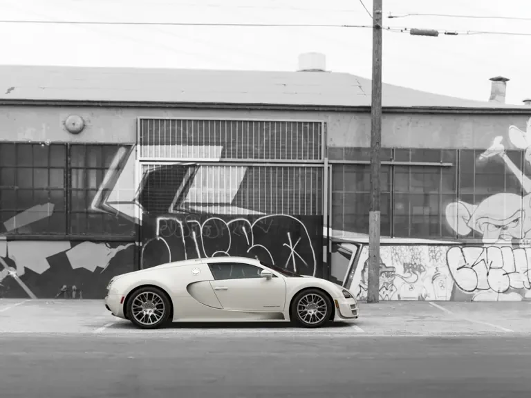 2012 Bugatti Veyron - Image 8 of 31