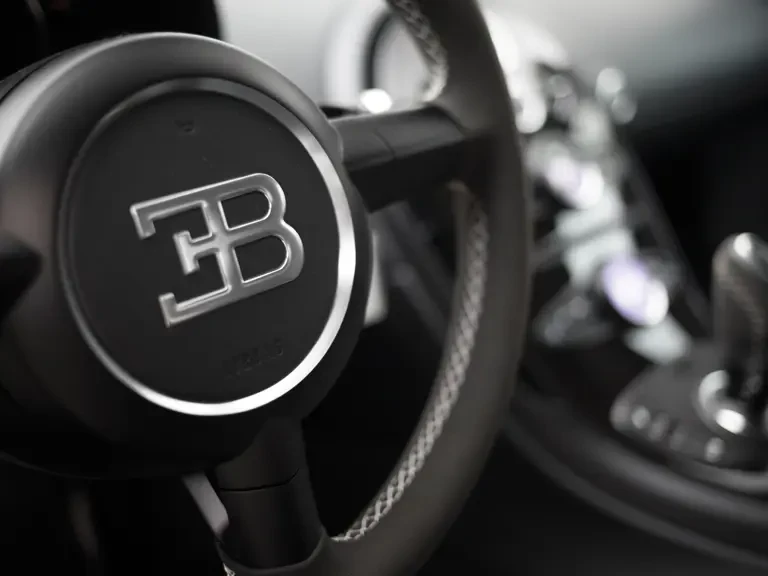 2012 Bugatti Veyron - Image 23 of 31