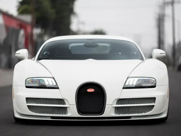 2012 Bugatti Veyron - Image 19 of 31