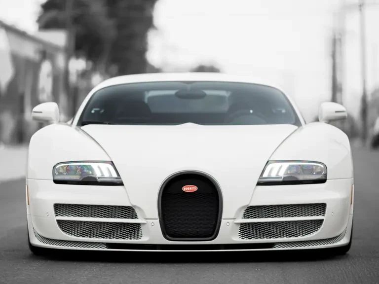 2012 Bugatti Veyron - Image 18 of 31