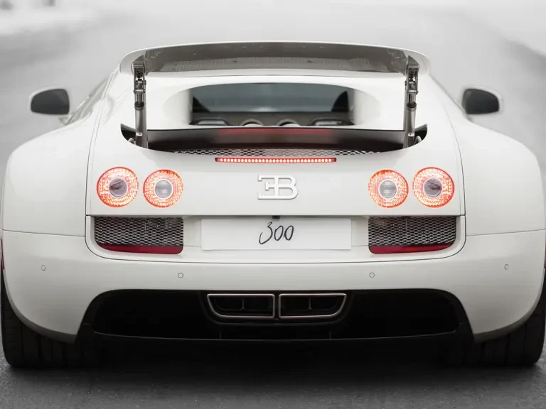 2012 Bugatti Veyron - Image 20 of 31