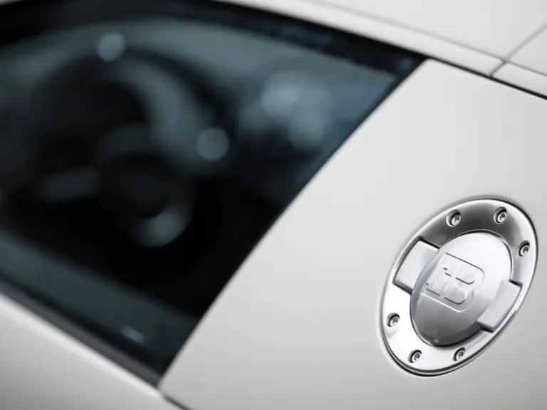 2012 Bugatti Veyron - Image 31 of 31