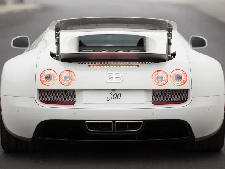 2012 Bugatti Veyron - Image 21 of 31