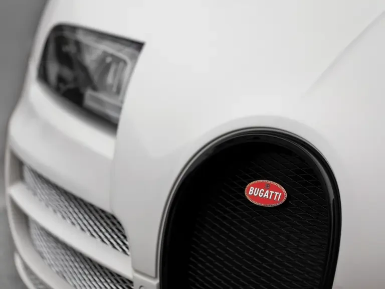 2012 Bugatti Veyron - Image 10 of 31