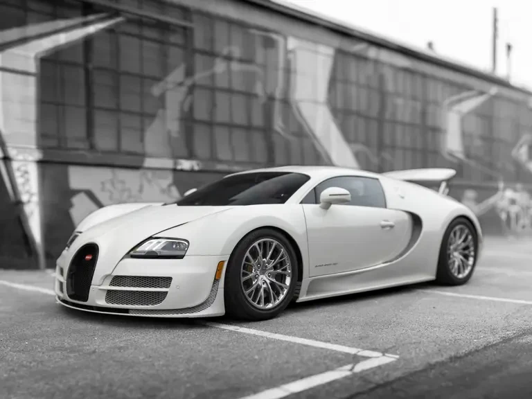 2012 Bugatti Veyron - Image 2 of 31