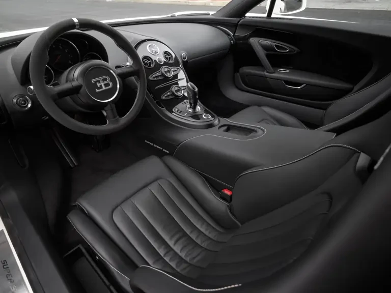 2012 Bugatti Veyron - Image 7 of 31