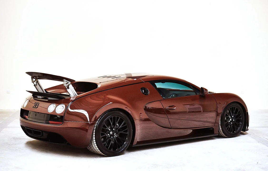 2012 Bugatti Veyron Super Sport - Image 3 of 25