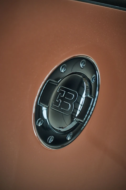 2012 Bugatti Veyron Super Sport - Image 11 of 25