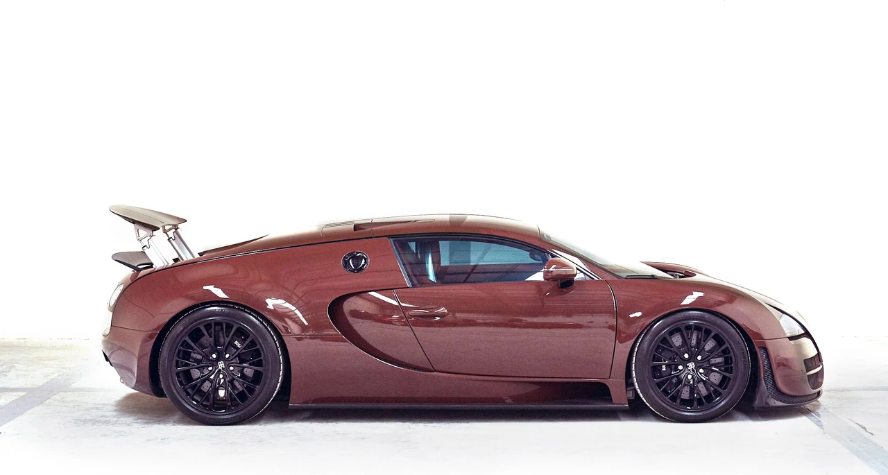 2012 Bugatti Veyron Super Sport - Image 4 of 25