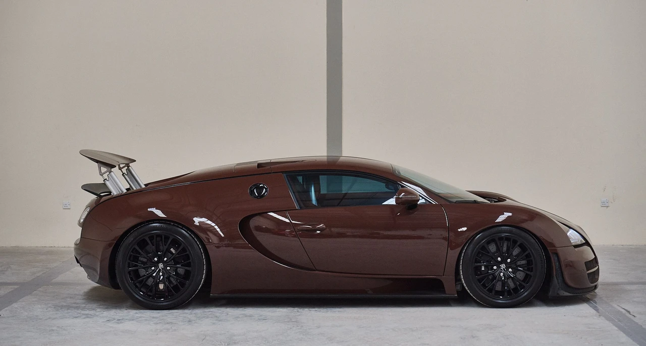 2012 Bugatti Veyron Super Sport - Image 8 of 25